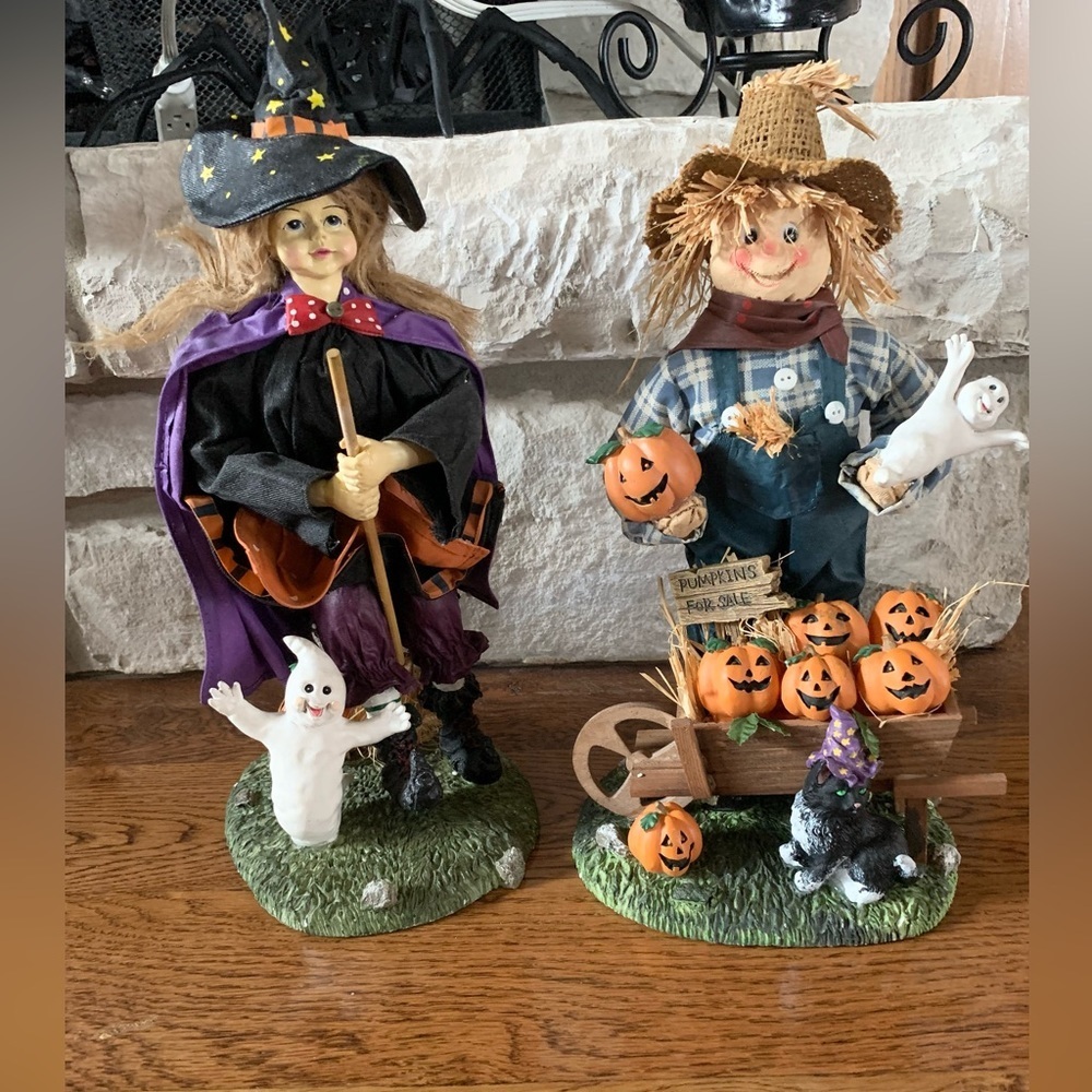 Scarecrow‎ and Witch Mache Figures